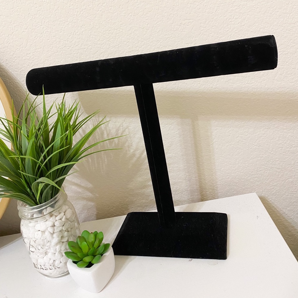 Velvet Jewelry Arm